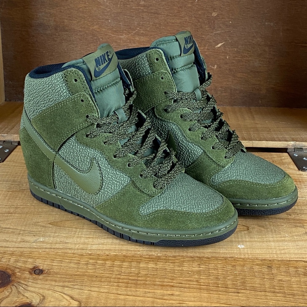 Nike Dunk Sky High Rough Green Size 5.5